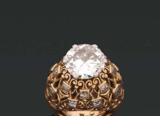 Diamond Rings : CARTIER. 1950s. RING Signet dome decorated with a diamond polished. Gold mount a…