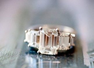 Diamond Rings : emerald…
