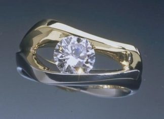 Diamond Rings : Floating diamond…