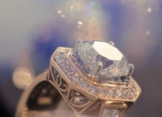 Diamond Rings : How STUNNING is this rose gold engagement ring We’re obsessed!#engagementring #w…