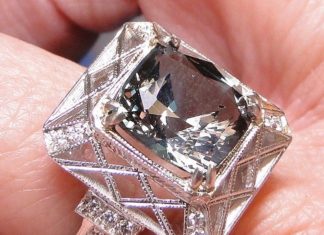 Diamond Rings : Item is one Preowned GIA Certified 5.67ct Natural Alexandrite and diamond 18K Wh…