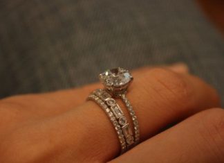 Diamond Rings : love the skinny bands….