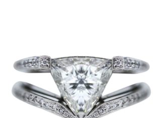Diamond Rings : Trilliant cut engagement ring aka Trillion cut diamond ring… Amazing! Love how…