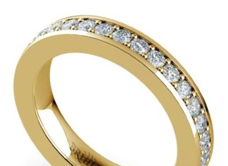 Diamond Rings : Who doesn’t love a classic Yellow Gold diamond ring? Indulge your senses with th…