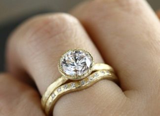 Engagement Rings & Wedding Rings : Stunning, Handcrafted Yasuko Azuma Engagement Rings ~ large bezel ring and match…