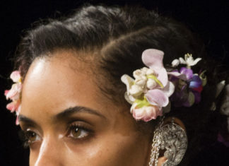 Fashion : Beauty @ Naeem Khan SS18
Posted by x