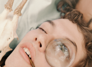 Fashion Editorial : ferrarijef:
Andre Baggio photographed by Vinicius Terranova and…