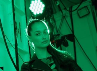 Fashion : @fashiondailymag Behind the scenes at ZANG TOI SS18 #nyfw
Ph…