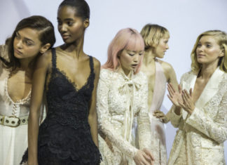 Fashion : fdmlovesfashion:
fashiondailymag:
fernanda ly
at ermanno…