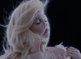 Fashion : Kylie Jenner by @showstudio.