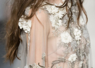 Fashion : Marchesa SS18
Posted by x