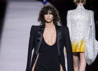 Fashion : Suits @ Tom Ford SS18
Posted by x