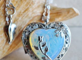 Luxury Jewelry 2017/2018 : White opal quartz music box locket, heart shaped locket with music box inside, i…