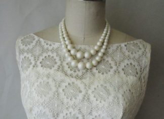 Short Wedding Dresses : 50's wedding dress, ok maybe not in crochet but the waist and bust shape of …