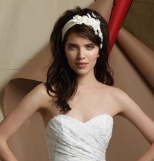 Short Wedding Dresses : this would be a really cute wedding dress, and it looks quite comfy as well!…