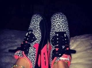 Sneakers – Women’s Fashion : Need these….