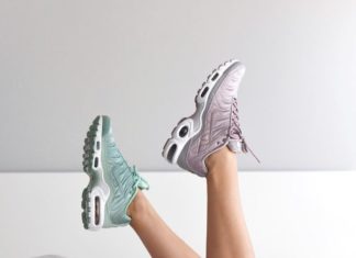 Sneakers – Women’s Fashion : Sneakers femme – Nike Air Max Plus Satin (©theliveitup)…