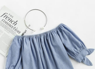 Street Style : Off Shoulder Denim Blouse