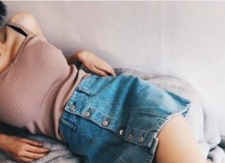 Street Style : streetstyleplatform:Denim Button Skirt