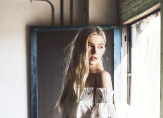 Street Style : streetstyleplatform:Off Shoulder Blouse