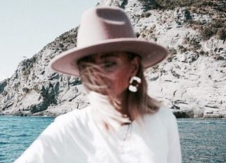 Street Style : streetstyleplatform:
Simple White Tee