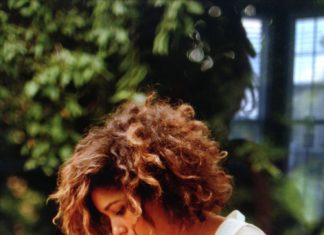 Trendy Hair Style : Curly hair!… makes me want a perm. (Makes me want a perm! lolololololol) I jus…