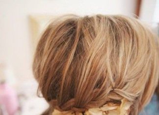Wedding Hair With Flowers & jewels : Loose braid with very soft waves and fresh flowers – Dreamy Down 'dos – Wedd…