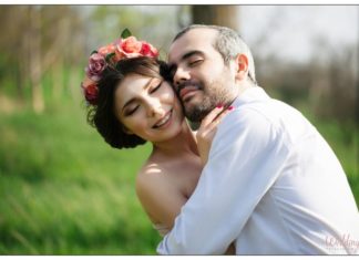 Wedding Hair With Flowers & jewels : Awesome #flowercrowns for a perfect #wedding day/Bonita corona de flores para un…