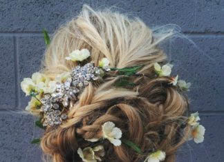 Wedding Hair With Flowers & jewels : Love, love, love! Barefoot Blonde…