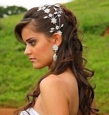 Wedding Hair With Flowers & jewels : penteados-para-noivas-cabelos-semi-soltos-1.jpg (223×320)…