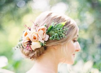 Wedding Hair With Flowers & jewels : Summer floral accented bridal hair: www.stylemepretty… | Photography: Kayla Ba…