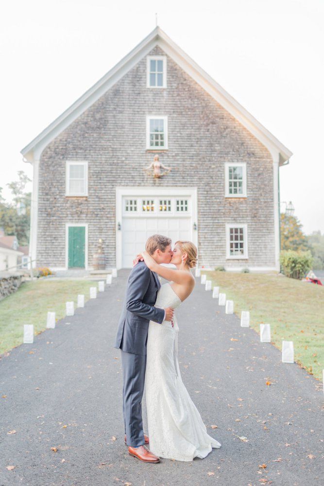 Do I have to bustle my wedding dress? What kind of bustle do I need? Does my gow...