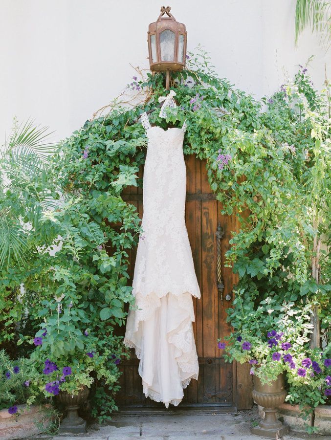 Elegant wedding dress: www.stylemepretty... Photography: Amanda K - amandakphoto...