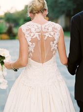 Classic Dallas Wedding with a Dream Oscar De La Renta Gown
