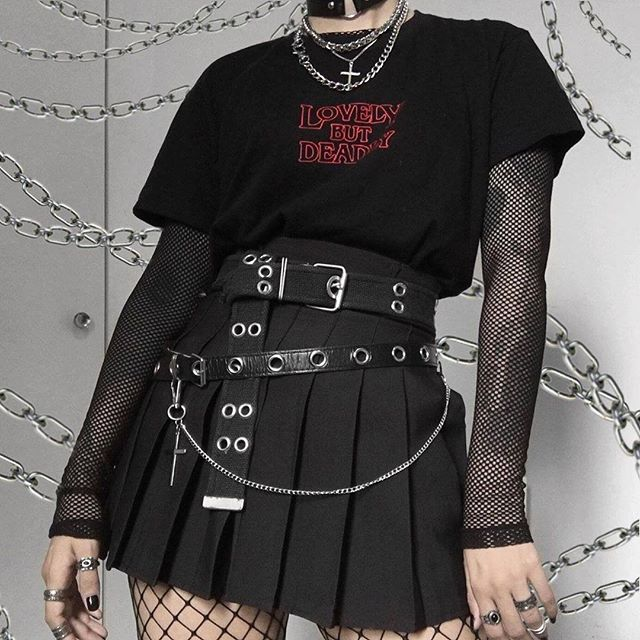 Grunge Outfits 𝐆 𝐑 𝐔 𝐍 𝐆 𝐄 𝐆 𝐎 𝐓 𝐇 On Instagram 1 2 Or 3 Follow Youfashion Net Leading Fashion Lifestyle Magazine