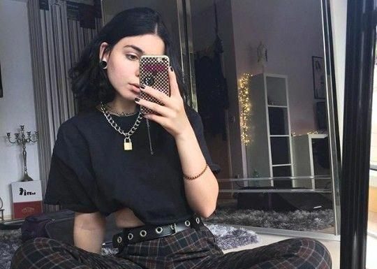 Grunge Outfits : How hipster have you been? It’s time to speak about the most popular hipster set…