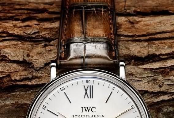 New Luxury Watches for Men in 2020 : IWC Schaffhausen Portofino. Lovely bracelet and a not overloaded show, … – Best Suit’s