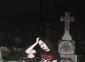 Grunge Outfits : Black Metal girl – Black Metal Woman – #blackmetalgirl – #blackmetalgirls – #bla…