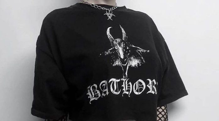 Grunge Outfits : G R U N G E on Instagram: “Yes or No ? • Photo by @maaikesan 🖤 • • @grunge_swipe #grunge #softgrunge #gothaesthetic #goth #grungeaesthetic #90sfashion #alternative…”