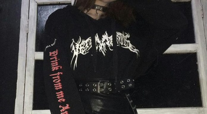 Grunge Outfits : Grunge & alternative style ♡ on Instagram: “1 or 2?❤✨ • • • Credit: @_losttcreature 💕”