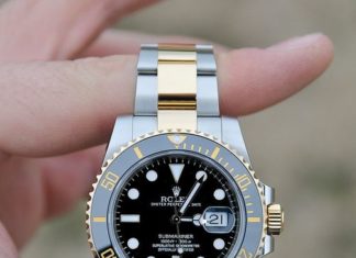 New Luxury Watches for Men in 2020 : Rolex Submariner Gold 116613LN