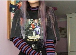 Grunge Outfits : *Not me, creds to the person who took this* on We Heart It