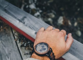 New Luxury Watches for Men in 2020 : Dusk (Walnut/Black)