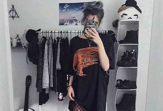 Grunge Outfits : 7 Tips For Girls Who Want to Pull-Off Cute Punk Outfits