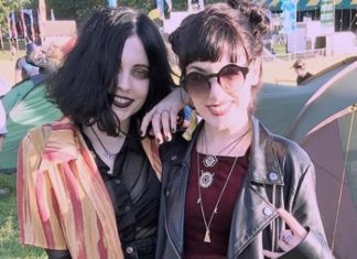 Grunge Outfits : Empty smiles