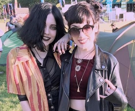 Grunge Outfits : Empty smiles