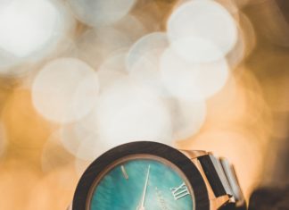 New Luxury Watches for Men in 2020 : Maui (Leadwood/Nacre)