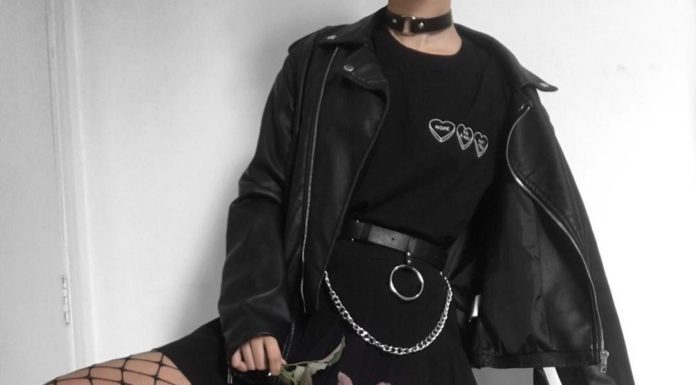 Grunge Outfits : Ana on Instagram: “Soft Punk 🌷 . . . #grunge #softgrunge #indie #itgirl #gothaesthetic #goth #grungeaesthetic #rock #punk #alternative #style #fashion…”