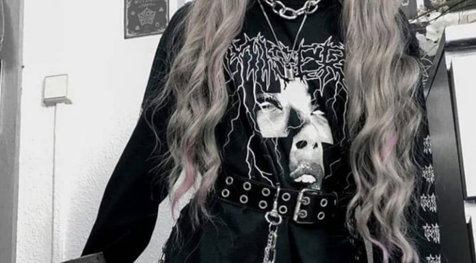 Grunge Outfits : 𝑮𝑹𝑼𝑵𝑮𝑬’s Instagram post: “Yes or No? ☠ • Photo by @mithara.bui 🖤 • • @grunge_swipe #grunge #softgrunge #gothaesthetic #goth #grungeaesthetic #90sfashion #alternative…”