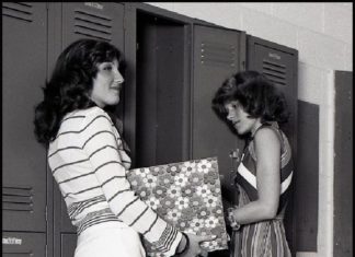 high school dress code : Histoire du sac à main origine fonction